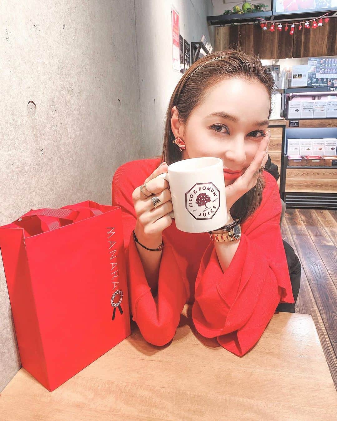 のインスタグラム：「♥️ . . . . #happyday #busyday」
