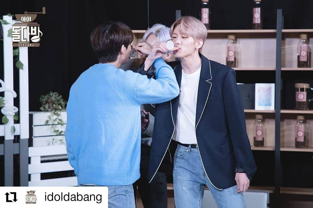 Victonさんのインスタグラム写真 - (VictonInstagram)「#Repost @idoldabang • • • • • • #아이돌다방 시즌2 2회 <빅톤 편> 현장사진 공개! 녹화 내내 넘치는 텐션으로  제작진 광대 모조리 훔쳐간 울 흥토니들😭 그 대유잼 현장으로🔥  #Seezn #화목am11시 #라이프타임 #목pm8시 #앤디 #유선호 #선호즈 #빅톤 #VICTON」12月13日 18時16分 - victon1109