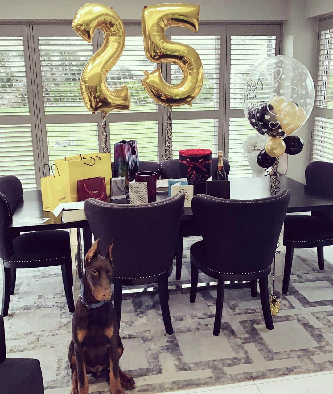 ナサニエル・チャロバーのインスタグラム：「Thank you for all the birthday wishes yesterday. 🙌🏾🙌🏾 . Appreciate the love ❤️🙌🏾」