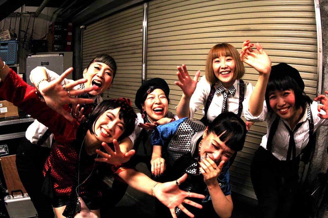 小春のインスタグラム：「この人たちがいなかったらこの音楽は終わっていたのかもしれないとさえ思う #置行堀巡業 #チャランポランタン #charanporantan」