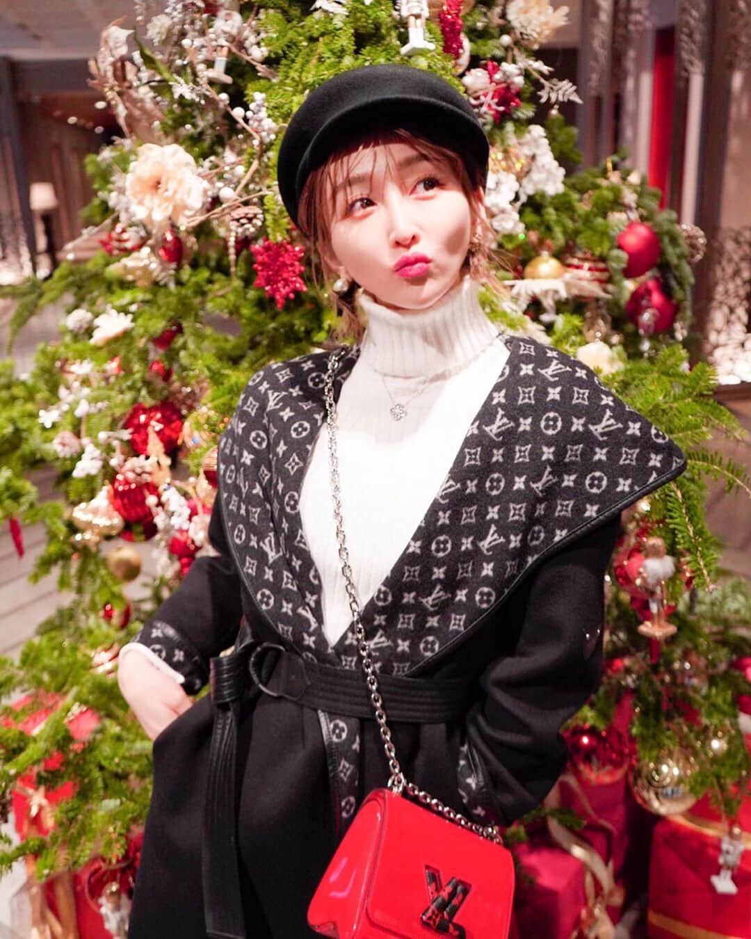 のインスタグラム：「🎄🎅🎄🎅🎄🎅🎄🎅 ・ #ツリーとわたし🤪」