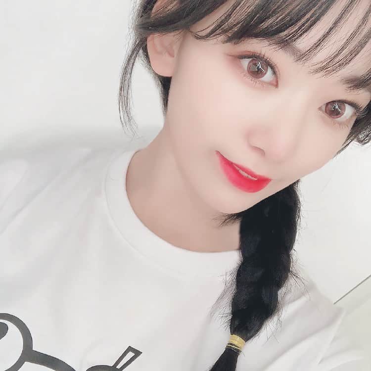 のインスタグラム：「… #hkt48 #IZONE #아이즈원 #アイズワン  #sakura #宮脇咲良 #미야와키사쿠라 #さくら #Ray」