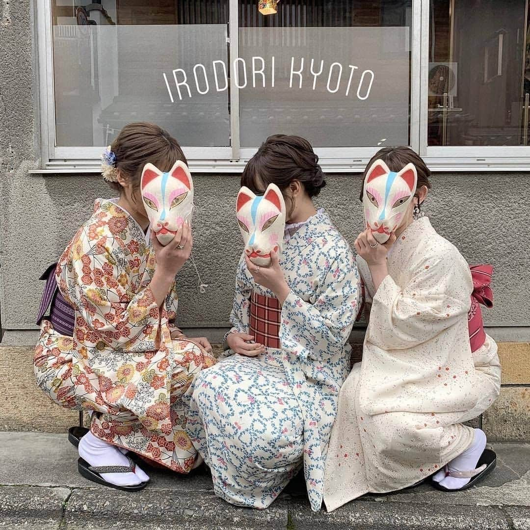 SUCLEさんのインスタグラム写真 - (SUCLEInstagram)「#着物レンタル  レトロ柄がかわいすぎ👘♥ 国内旅行するなら着物レンタルはマストかも💭  とっておきの一枚をレンタルしたら 素敵な思い出になること間違いなしです🌸  ぜひ参考にしてみてください🦊  photo by @pinom___ ㅤㅤㅤㅤ @sucle_ では紹介する写真を募集中👧🏻﻿﻿ ﻿﻿﻿﻿﻿ ﻿﻿﻿﻿﻿﻿﻿﻿﻿﻿﻿﻿﻿ タグ付けやハッシュタグをつけてくれた投稿からもピックアップした写真をリポストしています！﻿﻿﻿﻿﻿﻿﻿﻿﻿﻿﻿﻿﻿﻿ #sucle をつける か このアカウントをタグ付けして投稿してね📸　#シュクレちっく　も投稿募集中♥  #浴衣 #浴衣女子 #着物女子 #浴衣デート #京都観光 #京都 #京都着物レンタル #ペアルック #シミラールック #リンク #ヴィンテージ #ワントーン #レトロ #イロドリキョウト #インスタ映え #シュクレ #フォトジェニック #ファッション #お洒落 #かわいい #旅行 #おしゃれさんと繋がりたい #おしゃれ #お洒落さんと繋がりたい #可愛い #ootd #今日のコーデ﻿﻿ ﻿」12月13日 19時00分 - sucle_