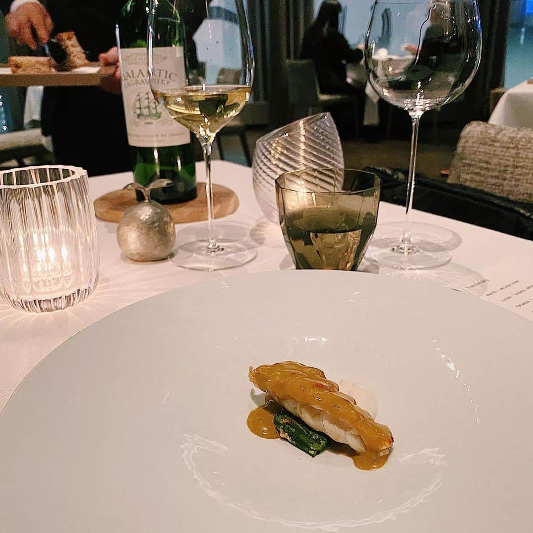 May Pakdee メイ パクディさんのインスタグラム写真 - (May Pakdee メイ パクディInstagram)「#Esquisse ✨ this amazing French with local Japanese ingredients. #seaurchin  Appetizer 🙈🥂. . . . #French #frenchcuisine #instafood #2starmichelin #love #tokyo #japan #ginza #happytummy #happiness #instagood #エスキス #フレンチ #フランス料理 #美食 #美食日記 # #ミシュラン2つ星」12月13日 19時10分 - maypakdee