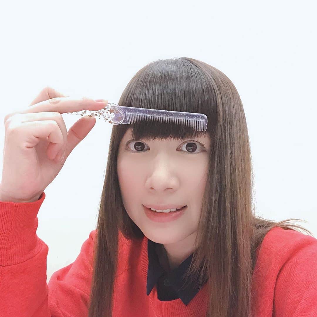 小泉エリのインスタグラム：「‪こんばんは～🎶🎀‬ ‪今日も夜10時からSHOWROOM配信しますね～♥️‬ ‪毎日毎日SHOWROOMのお知らせばかりで失礼しております😅‬ ‪今は生姜焼きを作りながらみなさんに後ほど会えるの楽しみにしてます😋‬ ‪前髪って切っても切りたくなるよねー‬ ‪#SHOWROOM‬ ‪#吉本坂‬ ‪#敗者復活‬」