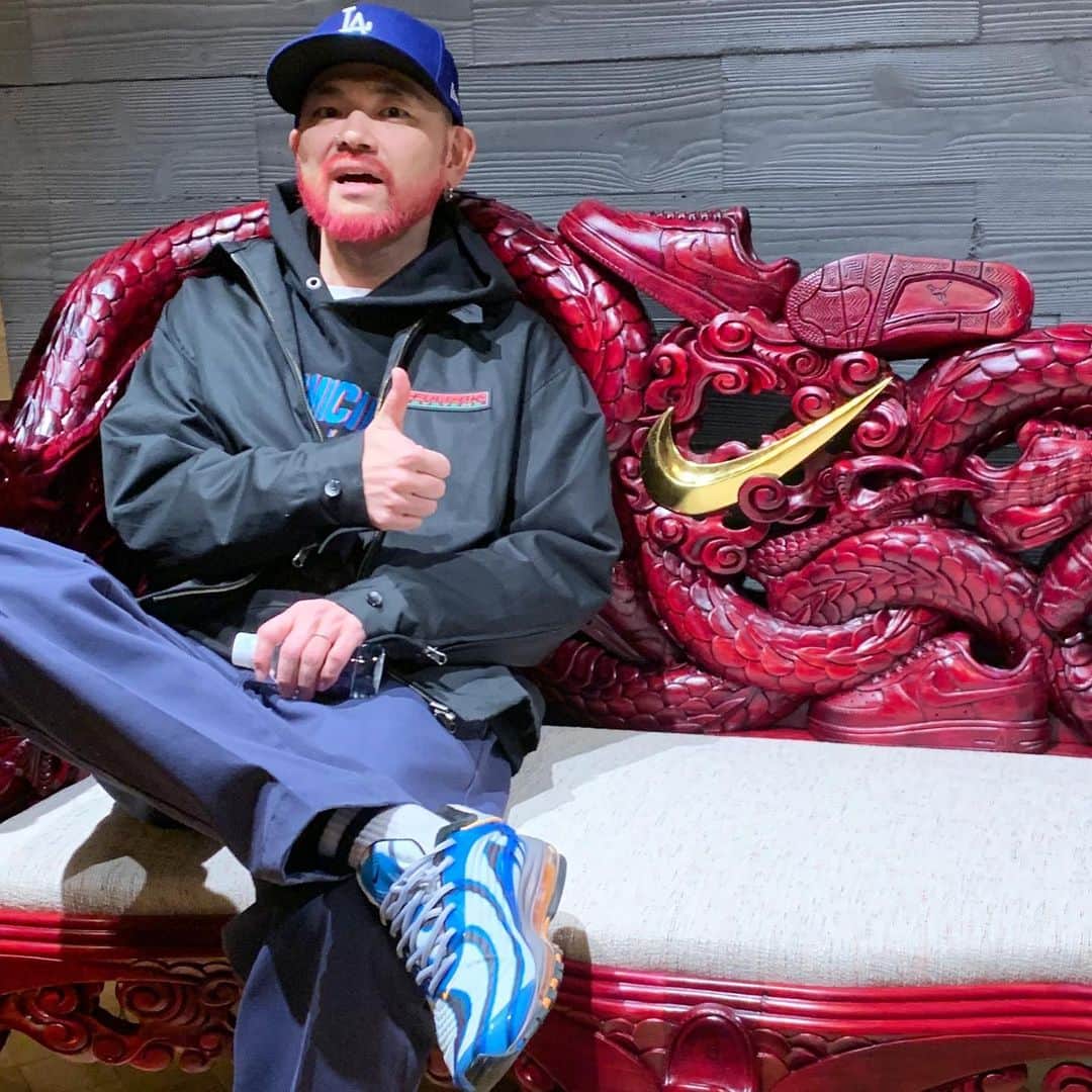 DJ DARUMAのインスタグラム：「どうも僕です👍🏻 @sneakersnstuff.tokyo 代官山」