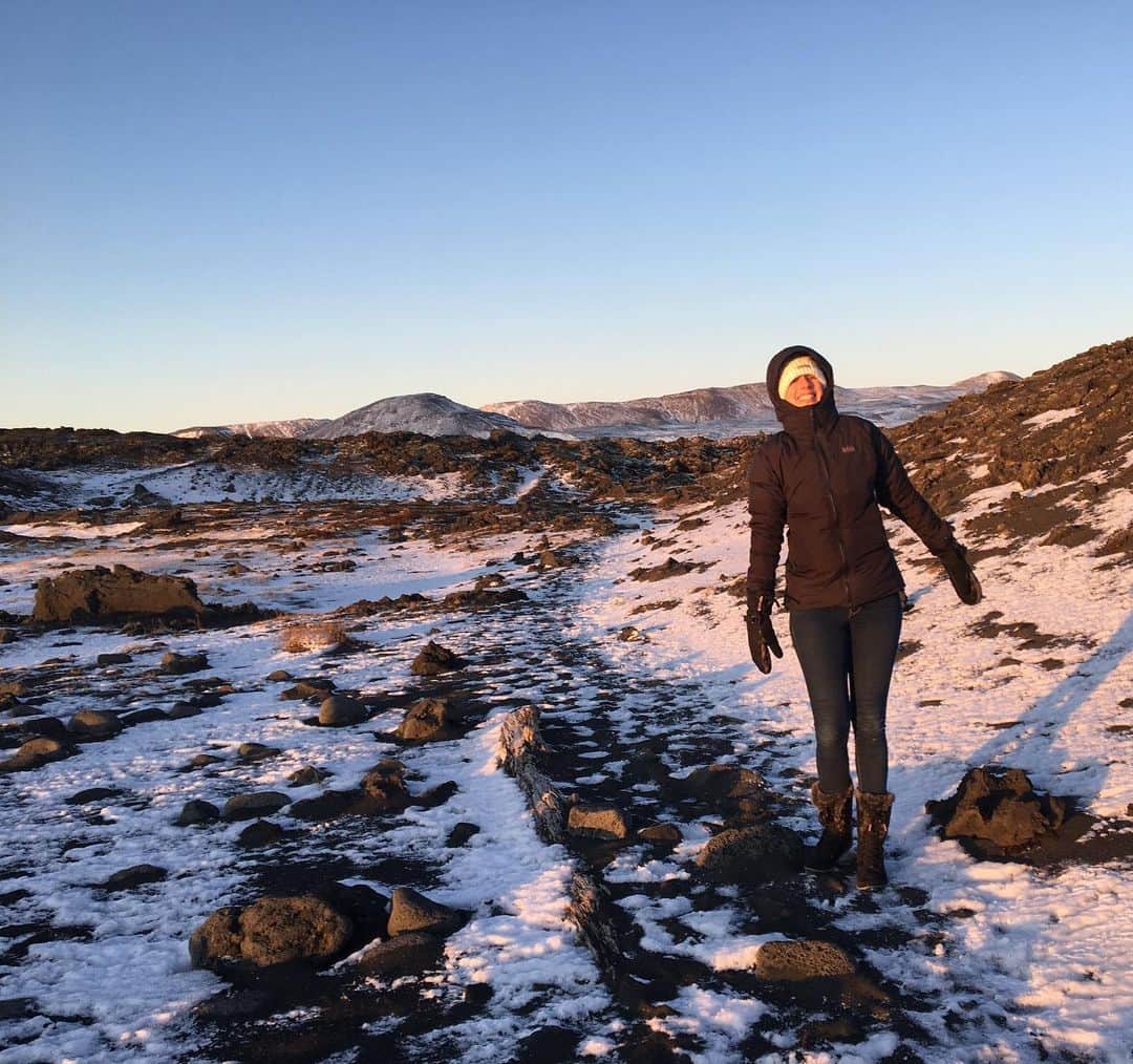 ケイティ・パスフィールドのインスタグラム：「Once again, Iceland proves to be pretty cool ❄️ . . . #adventure #cold #winter #snow #explore #iceland」