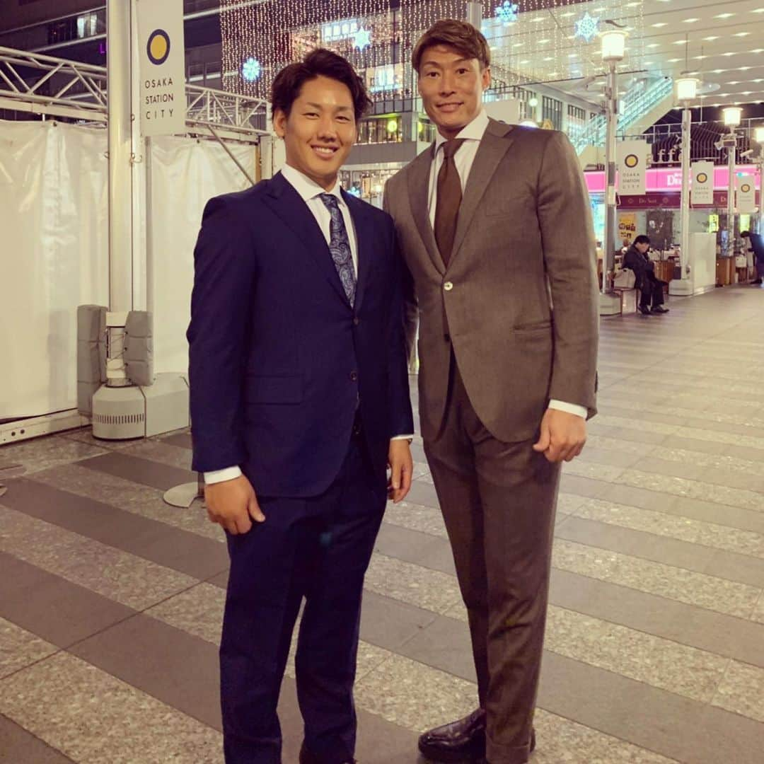 糸井嘉男さんのインスタグラム写真 - (糸井嘉男Instagram)「今日はORIXのハーパー吉田と、大阪駅でトークショーでした！  寒い中、ありがとうございました😊  打上げ！肉 #吉田正尚 #梅田スノーマンフェスティバル2019 #若月健矢」12月13日 19時58分 - itoiyoshio_7