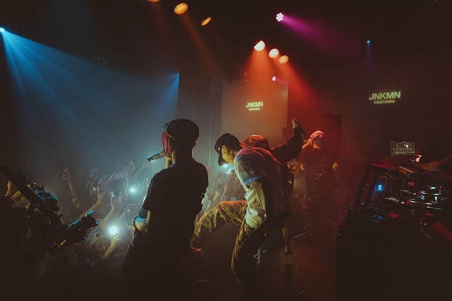 room onziemeのインスタグラム：「•﻿ ﻿ 【Archive】﻿ ﻿ -----------------------------------﻿ ﻿ 2019.09.16 (Mon) ﻿ ﻿ Taeyoung Boy ﻿ “HOWL OF YOUNGTIMZ & TOPBOY”﻿ RELEASE PARTY﻿ supported by ROOMBASE ﻿ ﻿ ■GUEST ARTIST﻿ JNKMN  @jnkmn﻿ ﻿ ﻿ ﻿ photo by @leoyoulagi﻿ -----------------------------------﻿ #ROOM #ROOMBASE」