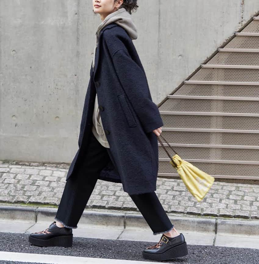 のインスタグラム：「. 【 MERCI SPECIAL PRICE 】 . MERCI=ありがとう、の言葉とともに。 . オトナの休日カジュアル。ベーシックカラーにイエローで遊び心をプラス。 . ■ Boucle Coat @maisondereefur ■ Big Hoodie @maisondereefur ■ Denim Flared Pants @maisondereefur ■Drawstring Bag @maisondereefur ■Buckle Shoes @stellamccartney . . 【展開店舗】 ルミネエスト新宿店・博多店・OFFICIAL WEB SHOP・OFFICIAL GLOBAL SHOP・ZOZOTOWN店 . #maisondereefur #reefur #specialprice #sale #winterfashion  #fashion  #goods #bag #pouch #logo #coat #outer #hoodie #pants #stellamccartney #リーファー #メゾンドリーファー #merci」