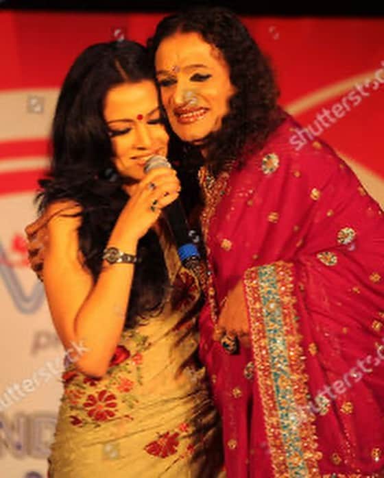 セリーナ・ジェイトリーさんのインスタグラム写真 - (セリーナ・ジェイトリーInstagram)「#happybirthday Lokhi Maa @laxminarayan_tripathi .. May you continue to inspire and stand up for all the things that are wonderful in this world. #blessyou  #birthday #laxminarayantripathi #lakshmi #c #celina #celinajaitley #bollywood #birthdaywishes #lgbtqia #lgbtactivist #transgender #transfriends #transformer #beautyqueen #missindia #msuniverse #beautyqueens4ever #celinajaitly」12月13日 20時18分 - celinajaitlyofficial