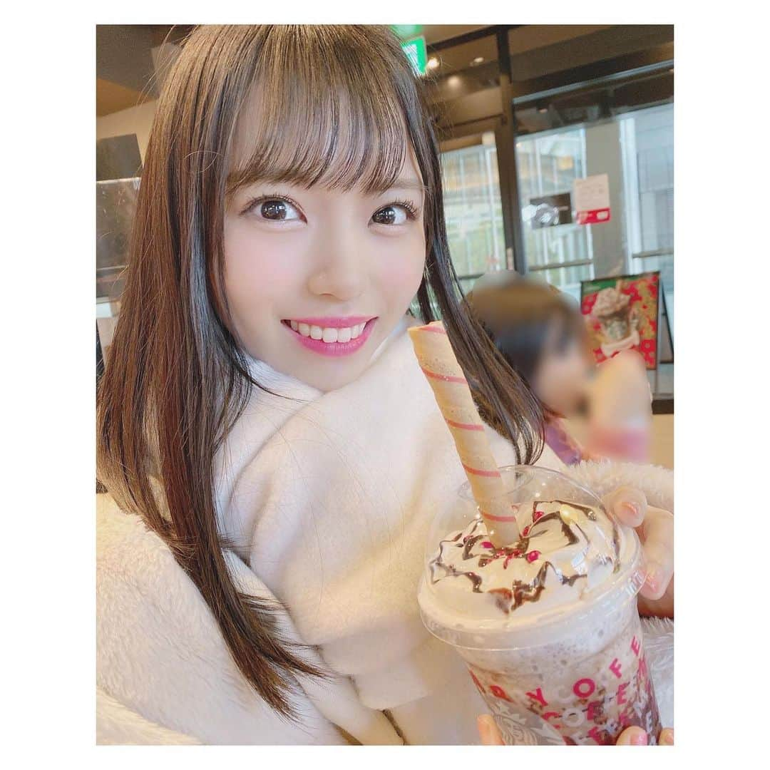 岩田陽菜さんのインスタグラム写真 - (岩田陽菜Instagram)「ポテチとチョコってあう！！！🍫🥔💕﻿ ﻿ ﻿ #スタバ#スターバックス#starbucks#スタバ新作#チョコレート#chocolate#ポテチ#じゃがいも#美味しい#sweets#sweet﻿ #クッキー#cookie#ストロー﻿ #もこもこ#冬#マフラー#winter#ストレート﻿ ﻿」12月13日 20時46分 - hina_naso_stu48