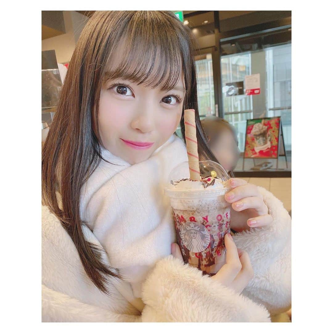 岩田陽菜さんのインスタグラム写真 - (岩田陽菜Instagram)「ポテチとチョコってあう！！！🍫🥔💕﻿ ﻿ ﻿ #スタバ#スターバックス#starbucks#スタバ新作#チョコレート#chocolate#ポテチ#じゃがいも#美味しい#sweets#sweet﻿ #クッキー#cookie#ストロー﻿ #もこもこ#冬#マフラー#winter#ストレート﻿ ﻿」12月13日 20時46分 - hina_naso_stu48