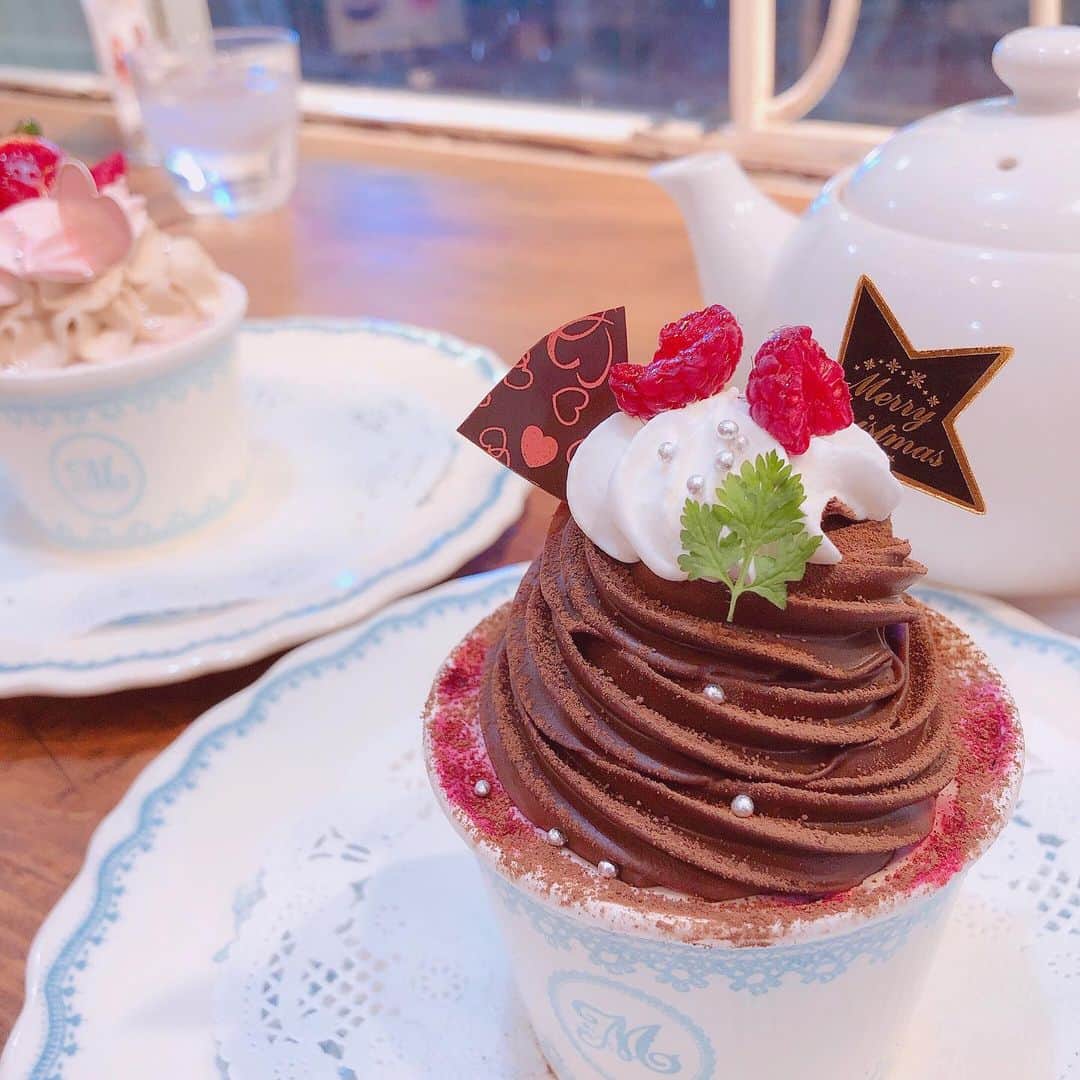山木梨沙のインスタグラム：「. 12月26日に行われるラストライブのライブビューイングが決定しました！  詳しくはストーリーをみてねん🥰  #country_girls #親友と #デザートタイムした」