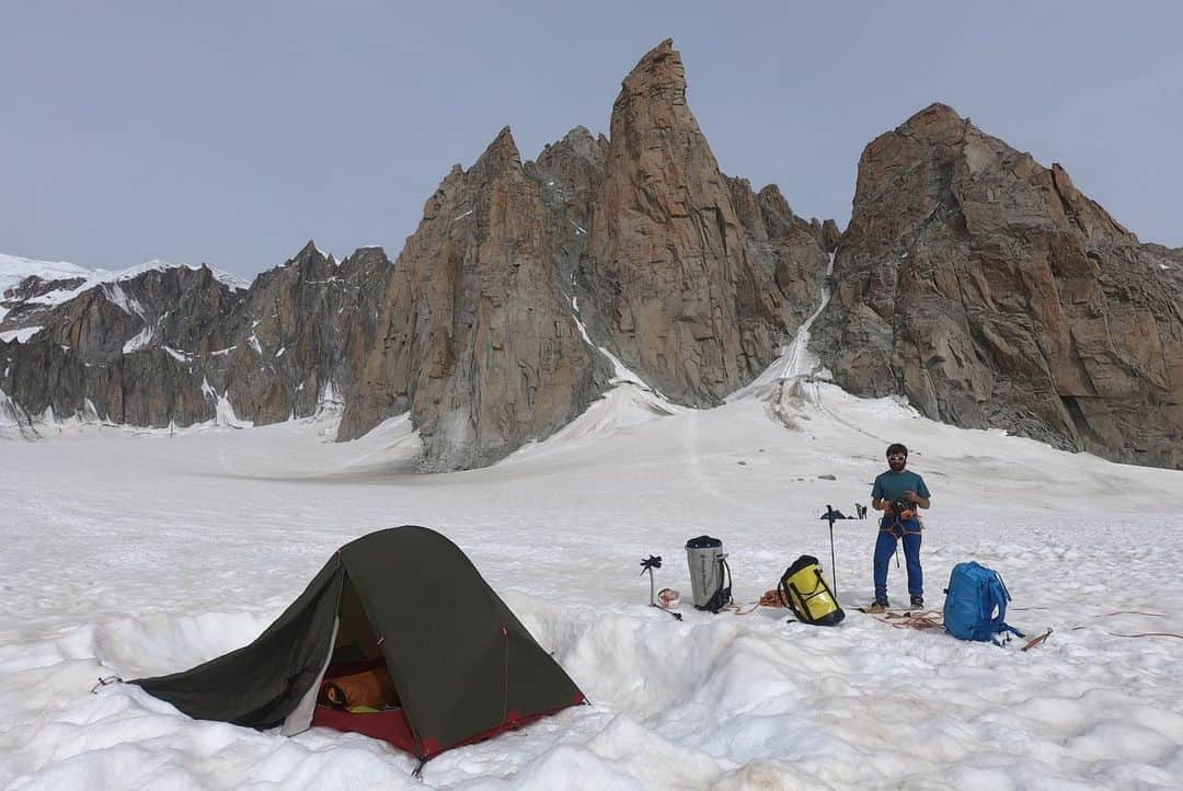 ニナ・カプレツさんのインスタグラム写真 - (ニナ・カプレツInstagram)「This post is dedicated to  @arnaudpetit_climb and to a special route he opened called “la voie petit”. I had the honour to spend so many hours with Arnaud on this iconic “grand capucin”. We opened together the route “l’or du temps” and last year I climbed his route “la voie petit”, together with Sean Villanueva and Martina Cufar.  @ne_ia_kletterseilgeldtaschen made a walled with the rope I climbed the route. ➡️ link in bio if you wanna order one.  Thanks @arnaudpetit_climb for the fantastic moments we spent together up on that mountain! You’re a big inspiration for me... #grandcapucin #chamonix #climbingroperecycling  @arcteryx @petzl_official @scarpaspa @msr_gear @lyofood」12月13日 21時01分 - ninacaprez