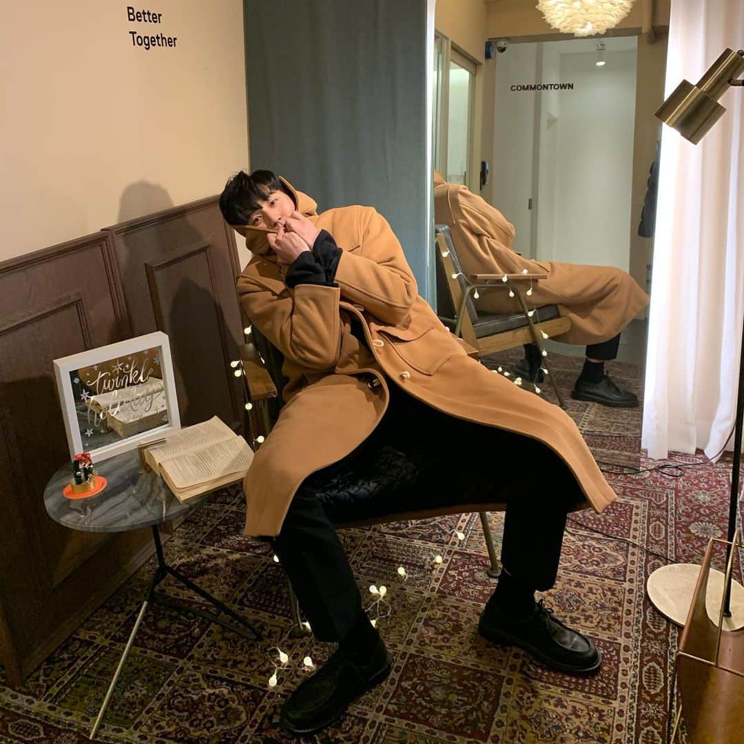シンバのインスタグラム：「#커먼라운지 #commonlounge」