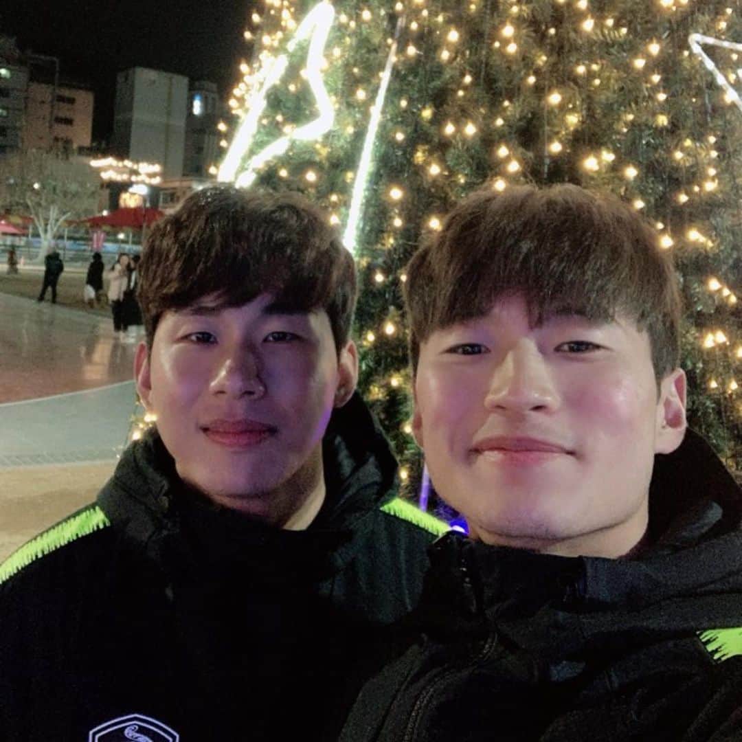 ユン・イルロクのインスタグラム：「룸메이트🎄」