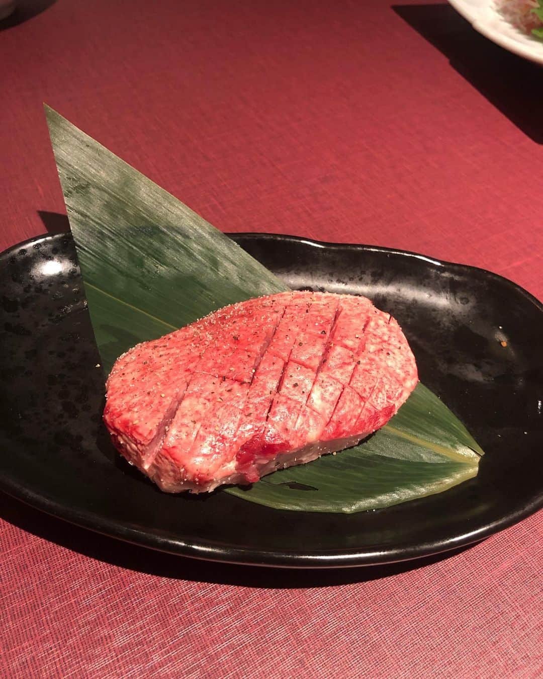 小野祐夢さんのインスタグラム写真 - (小野祐夢Instagram)「.﻿ ひかりと旅してきました。﻿ いいホテル泊まって、おいしいもの食べて、楽しいことして最高でした🤸‍♀️﻿ グラスボール作りました！﻿ こういうの作るの大好き楽しすぎる。﻿ 写真2枚目の右が私のです。動物が好きで、テーマはいろいろあるので世界観ぐちゃぐちゃですがそっとしといてください笑ひかりはすんごくかわいいのを作ってました！﻿ ひかりありがとう😊﻿ ﻿ #兵庫 #おいしい #いっぱい #グラスボール #器用ではない #けど好き  #2時間かけた #みてると #テンションあがる #すごくお気に入り」12月13日 21時16分 - hiromu4370