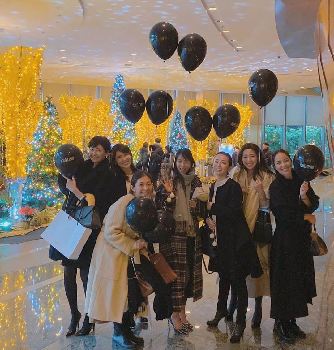 のインスタグラム：「少し前ですが、お友達のサプライズbirthday🎂  ワイワイお昼から、時間を忘れて喋って笑って忘年会⤴︎ 皆パワフルで、個性豊かで、とにかく面白くて🤣最高なんです✨！！ @tamarumaki  スーパー幹事ありがとう🙏」