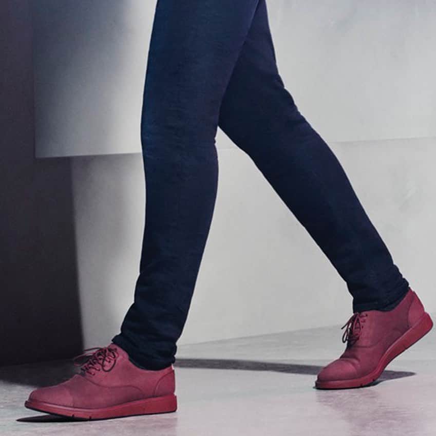 スイムズのインスタグラム：「Good for the office and great after work, the Motion Cap Toe easily adapts for day-to-night wear keeping your feet dry, while the textured rubber outsole adds grip. Inside, SWIMS technology, a breathable leather sock liner, and perforated mesh/foam rubber padding ensures a smooth stride. #swims #daytonight #makingmoves #mensstyle #comfort #performance」