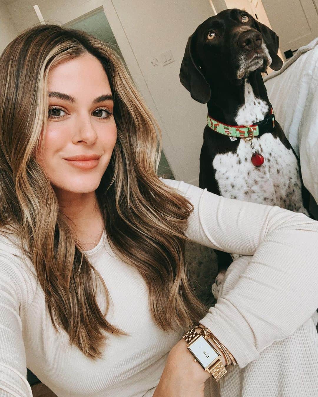 ジョジョ・フレッチャーのインスタグラム：「Just over here trying to take pics with Jackson but... squirrels. 🐿  In other news, I’m 😍😍 over this new arm candy from @mvmtforher! ~ ✨Code: Joelle for 15% off ✨」