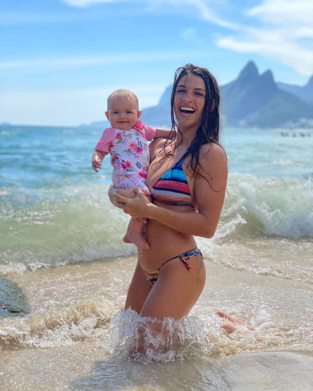 マッケンジー・ダーンのインスタグラム：「Fun in the sun! ☀️ 📷 @santoswesley #IndiosPerdidos」