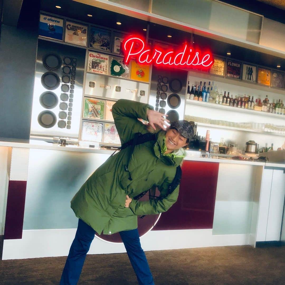 のインスタグラム：「おはようございます☀️ 昨日は、渋谷スクランブルスクエアからお仕事がスタートしまして…夜は忘年会へ🍺  最近、渋谷スクランブルスクエアにご縁があります🥰（笑） 渋谷で1番高い場所✋  運気が上がるゼ👍👍👍夜はたくさん乾杯したので、ガソリン満タン（笑）😎 今日は、駒沢6時間耐久レース‼️ ゲストランナーです🏃‍♂️盛り上げるゼ🤗  よろしくお願いします✨✨✨ #渋谷 #渋谷スクランブルスクエア #渋谷スカイ #Bar #sky #夜景 #も見てみたい #忘年会 #乾杯 #beer #赤 #ワイン #駒沢6時間耐久レース #ゲスト #大会 #love #running #走る #🏃 #🍺 #🍷 #😊 #☀️」