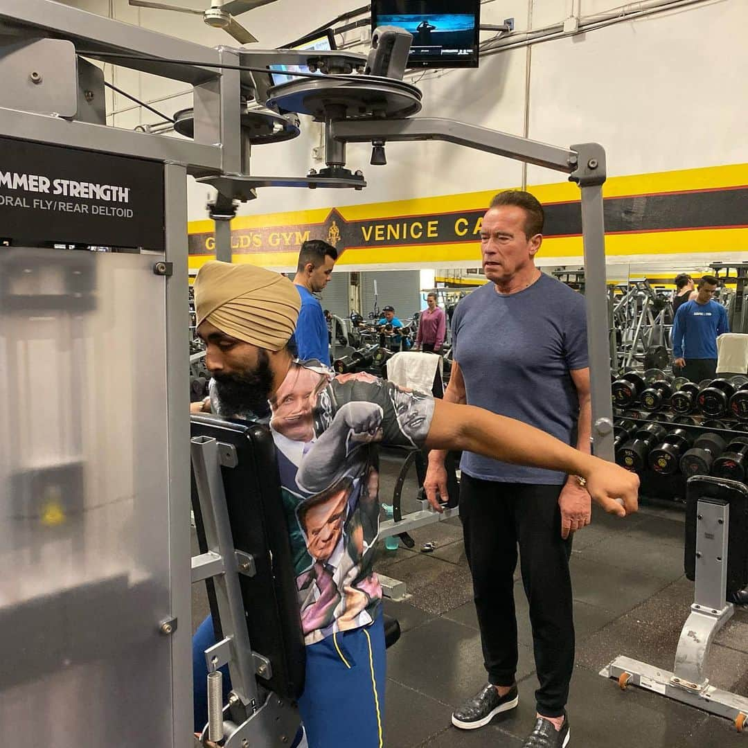 アーノルド・シュワルツェネッガーさんのインスタグラム写真 - (アーノルド・シュワルツェネッガーInstagram)「Fantastic to get a pump today with two of our @laddersport winners at @goldsgym. Thank you @tumblemom86 and @singhtotheiron for flying out - it was great to meet both of you. Good luck with everything and keep me updated on your success!」12月14日 8時04分 - schwarzenegger