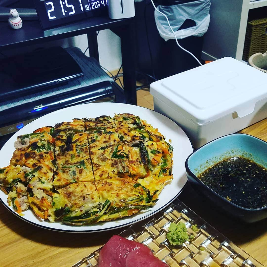 寺尾大樹（うどんマン）さんのインスタグラム写真 - (寺尾大樹（うどんマン）Instagram)「マスオチョップ西園さんが作ったチヂミ」12月13日 23時17分 - udonmansiwei