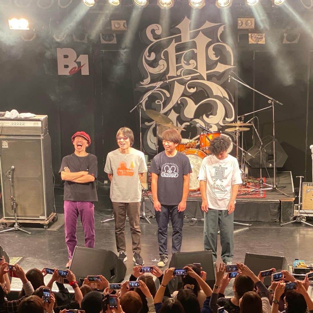栗田善太郎のインスタグラム：「30周年おめでとうございます🎉あんな曲やこんな曲で、20代に戻ったようでした！」