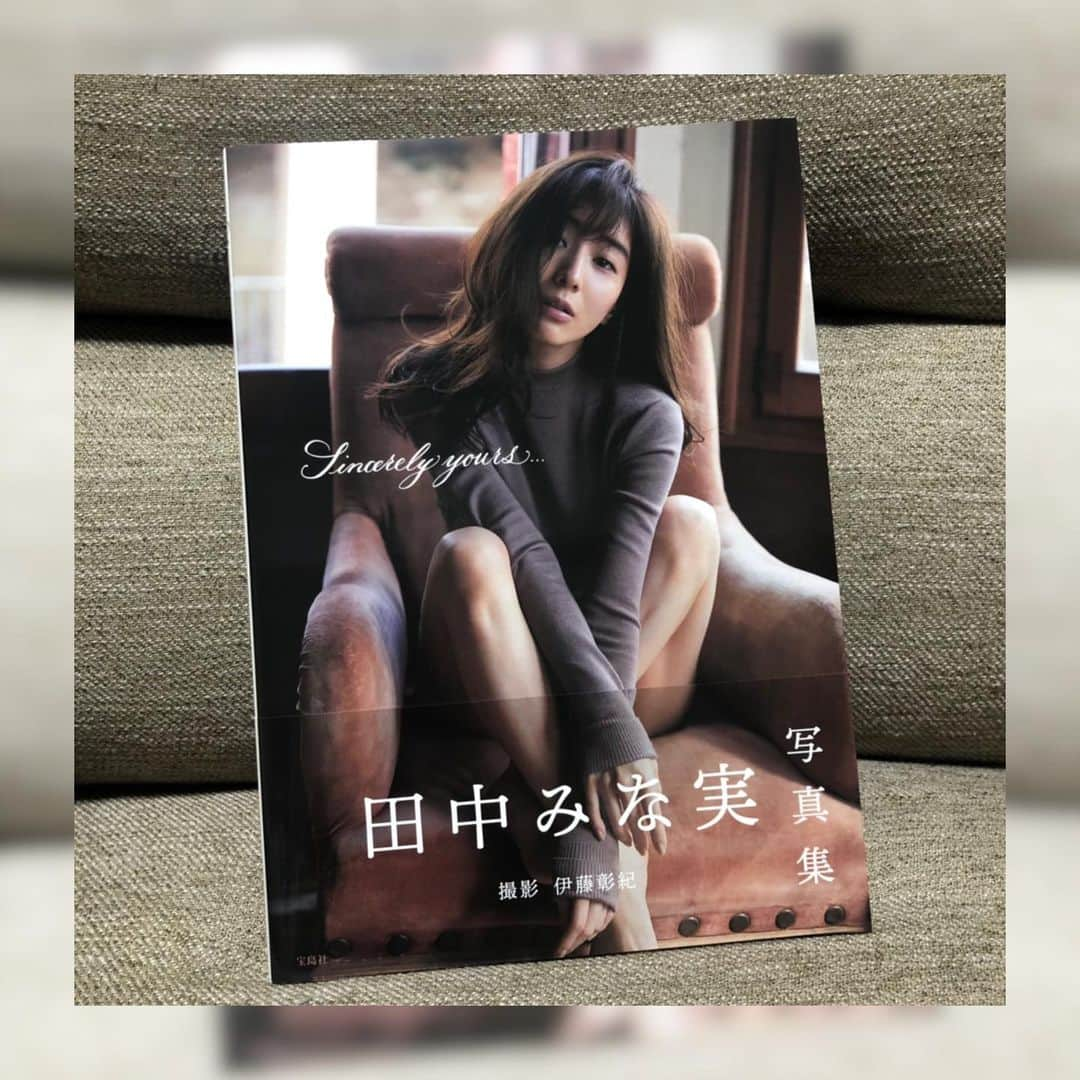 佐竹明咲美さんのインスタグラム写真 - (佐竹明咲美Instagram)「家に帰ったら、 届いていました！！！ 待ちに待った田中みな実さんの写真集、、、😍 美を堪能してまいります☺️💕. .  #憧れの女性 #美しい #かわいい #生まれつきの美に努力がプラスされ最強に  #では見てきます #田中みな実 さん #アナウンサー #佐竹明咲美 です」12月13日 23時29分 - asami_satake