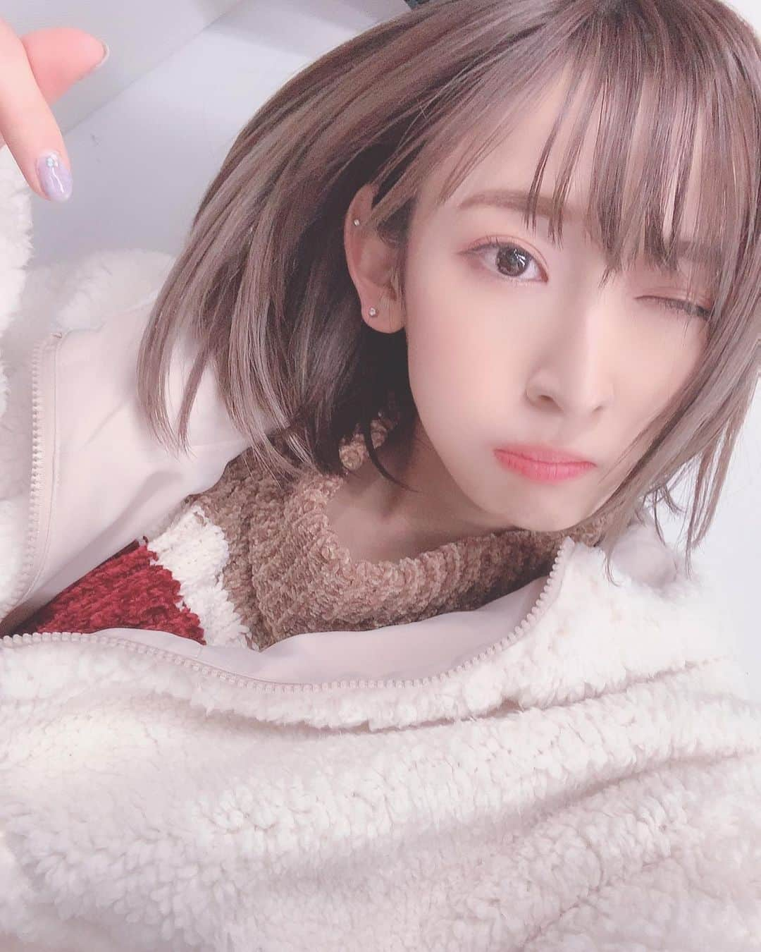 井坂仁美さんのインスタグラム写真 - (井坂仁美Instagram)「♡ 今日ね、稽古場向かう時に GIRLSのリハ動画とか観てたら ライブしたくなっちゃったよ∩˙▿˙∩ #君知ら おわったら 宮城でミニライブあって、 #ハピスペ 終わったら 横アリで英雄祭か！！ 舞台頑張ったご褒美的な配置♡笑 よーし！！頑張るぞぉーー！！ #井坂仁美 #hitomiisaka #仮面ライダーGIRLS #kamenridergirls #KRGS #kamenrider #仮面ライダー」12月13日 23時43分 - hitomi_ankh