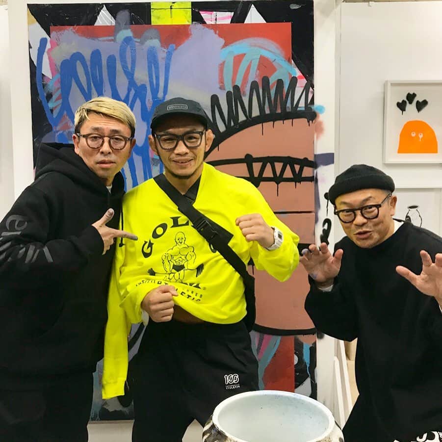 宇野薫のインスタグラム：「神山隆二さん × 村上周さん 二人展「SHUT UP AND DRINK」レセプションに お邪魔しました！！ 限定販売の花器“Tsubo Chin(ツボチン)”がカワイイ！！ 会期 2019年12月13日(金)～1月11日(土) 12:00～19:00　 日曜定休／年末年始休業日 12月28日(土)～1月5日(日)  会場 BRICK ＆ MORTAR 中目黒店 〒153-0061　東京都目黒区中目黒1-4-4 TEL.　03-6303-3300  URLhttp://www.brickandmortar.jp/  Instagram　@brickandmortar_nakameguro  #神山隆二 #村上周 #二人展  #tsubochin #brickandmortarnakameguro」