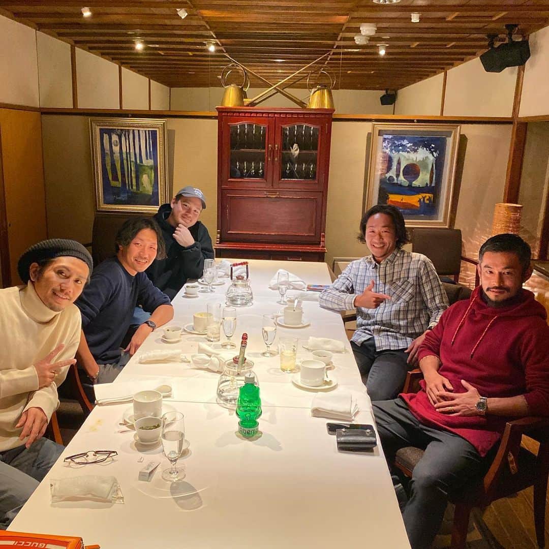谷正人のインスタグラム：「今夜は仲良しメンバーと漢呑み。 勇人くん @yuto7sato 、 20年間、お疲れ様でした！ #佐藤勇人　#石川直宏　#柏木陽介　#chrisnamaizawa」