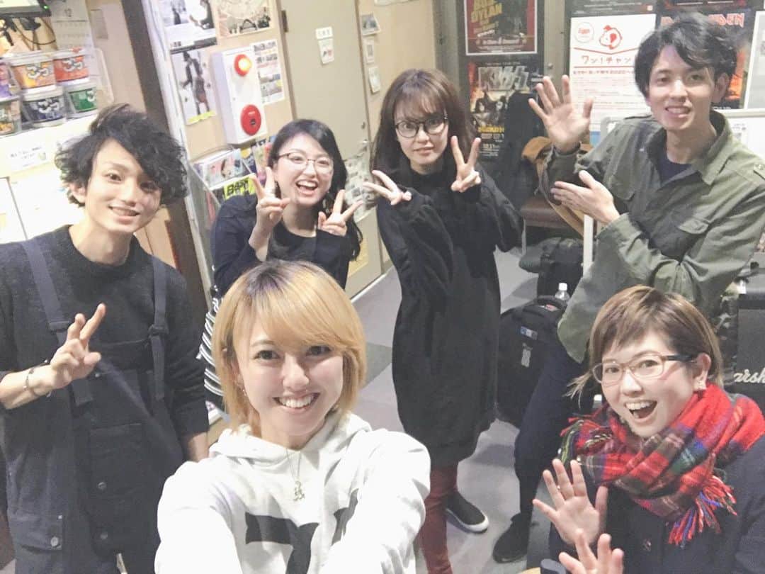 のインスタグラム：「乃下未帆2ndワンマンライブ #bright!! リハーサル💡 1stが「いままでとこれからと」だとしたら、今回のテーマは「いまと、これからと」。 生まれたばかりの新曲たちをバンドメンバーのステキな色で丁寧に描きあげていく作業… とにかくハッピーで楽しい夜になりそう！ "bright!!"。月は周りの明るい中、そっと蓄えた光で夜を照らします。 12/28に燈る光は、その蓄積された一粒一粒。 風を受ける帆のように、光を受けて光ります。 ワンマンまで後2週間。 是非お越しください！」