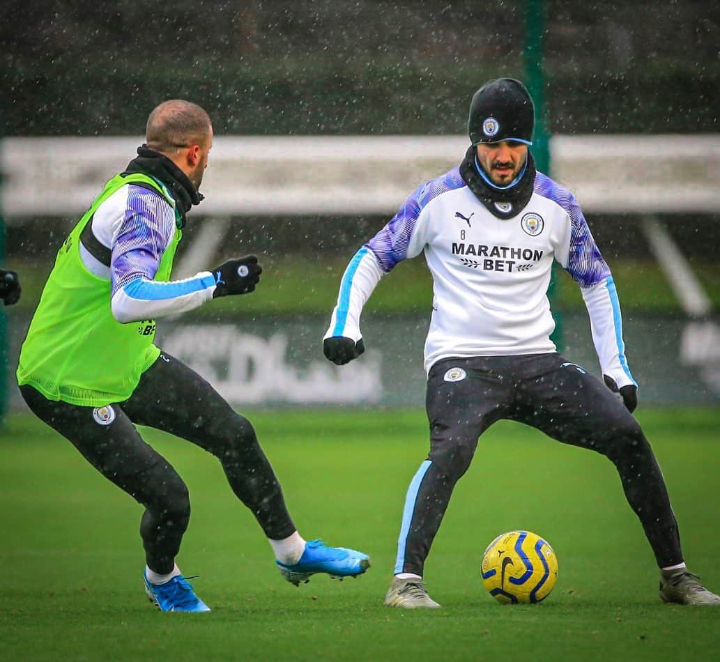 イルカイ・ギュンドアンさんのインスタグラム写真 - (イルカイ・ギュンドアンInstagram)「Keepin' up the work ⚽🎱💯 #CmonCity @mancity」12月14日 1時44分 - ilkayguendogan