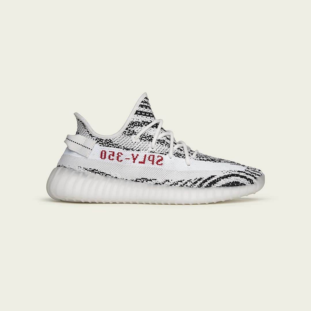 のインスタグラム：「YEEZY BOOST 350 V2 WHITE/CORE BLACK/RED. AVAILABLE DECEMBER 21 IN NORTH AMERICA ON THE ADIDAS APP AND YEEZY SUPPLY.」