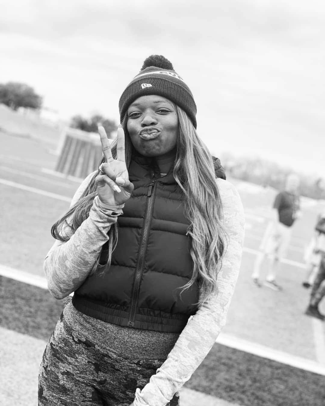 アシャ・フィリップのインスタグラム：「Friday Mood✌🏾😘 #Yasss」