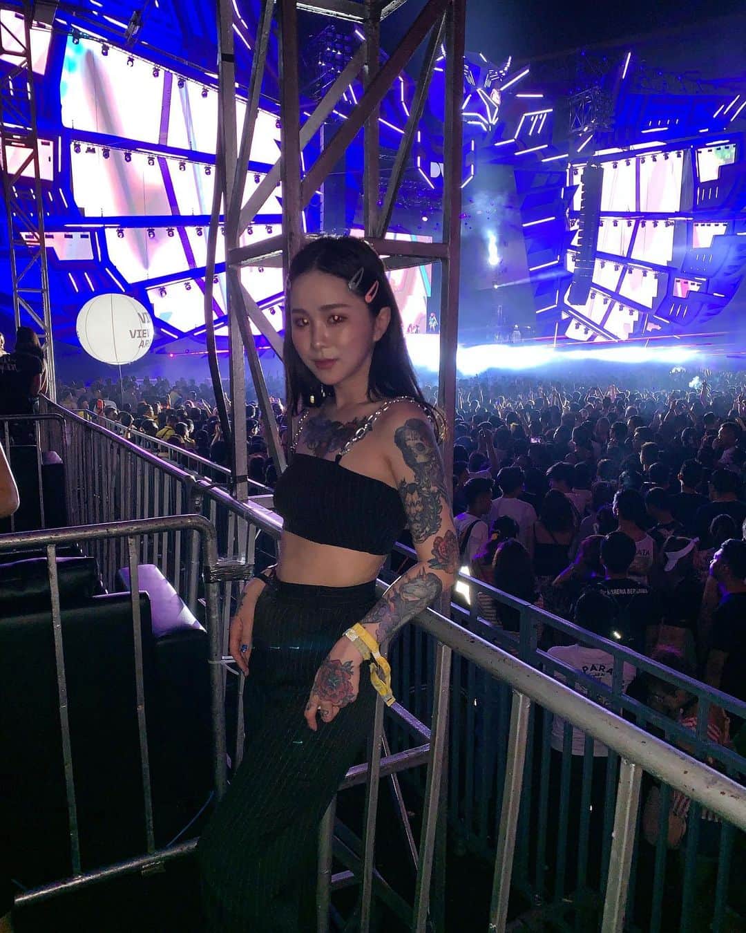 Abby Chenのインスタグラム：「DWP🇮🇩Work hard play hard:)))」