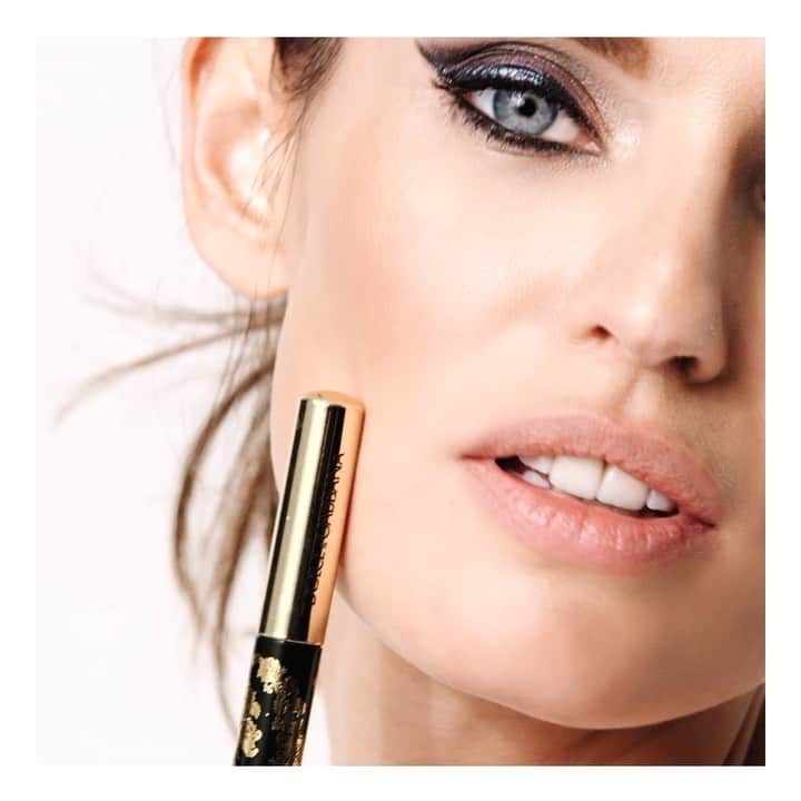 のインスタグラム：「Get the festive look of the season. Intensify the beauty of your eyes with Intenseyes Creamy Eyeshadow Stick and recreate Bianca Balti’s look for the upcoming holiday period. #DGBeauty #DGBaroqueLights」