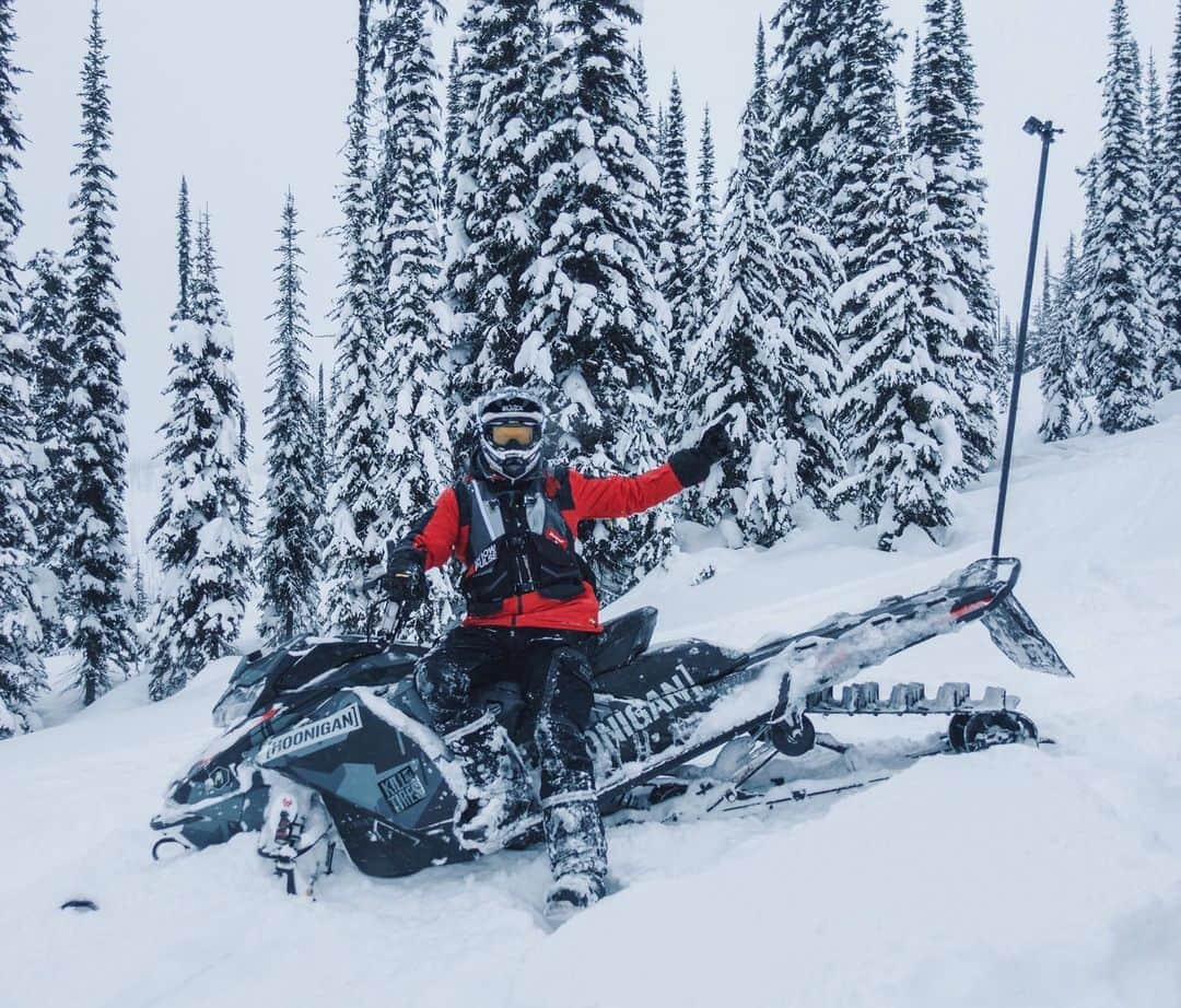 ケン・ブロックさんのインスタグラム写真 - (ケン・ブロックInstagram)「One of the wild @GoPro mounts that we made for my @SkiDooofficial Freeride sled, that you’ll be seeing in this week’s episode on my YouTube channel (link in bio). Such rad footage from this setup!! #videogameview #GoPro #CKMP」12月14日 3時01分 - kblock43