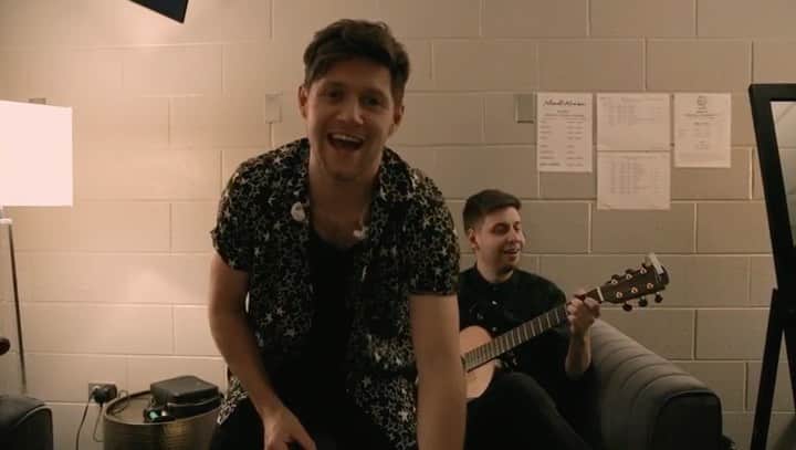 ナイル・ホーランのインスタグラム：「We probably won’t be very Irish before we go on stage tonight at MSG in New York at Z100 jingle ball. Don’t believe the stereotypes. 📹 @christiantierney #iHeartJingleBall」