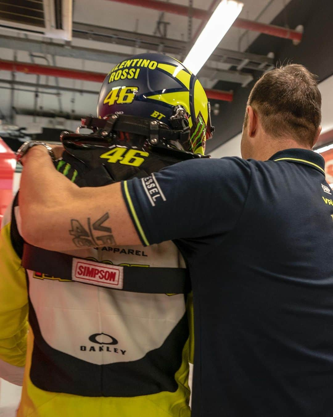 バレンティーノ・ロッシさんのインスタグラム写真 - (バレンティーノ・ロッシInstagram)「Qualifying day at Yas Marina Circuit,ready for tomorrow ✊🏼 📸 @camilss  #Gulf12hours」12月14日 4時03分 - valeyellow46