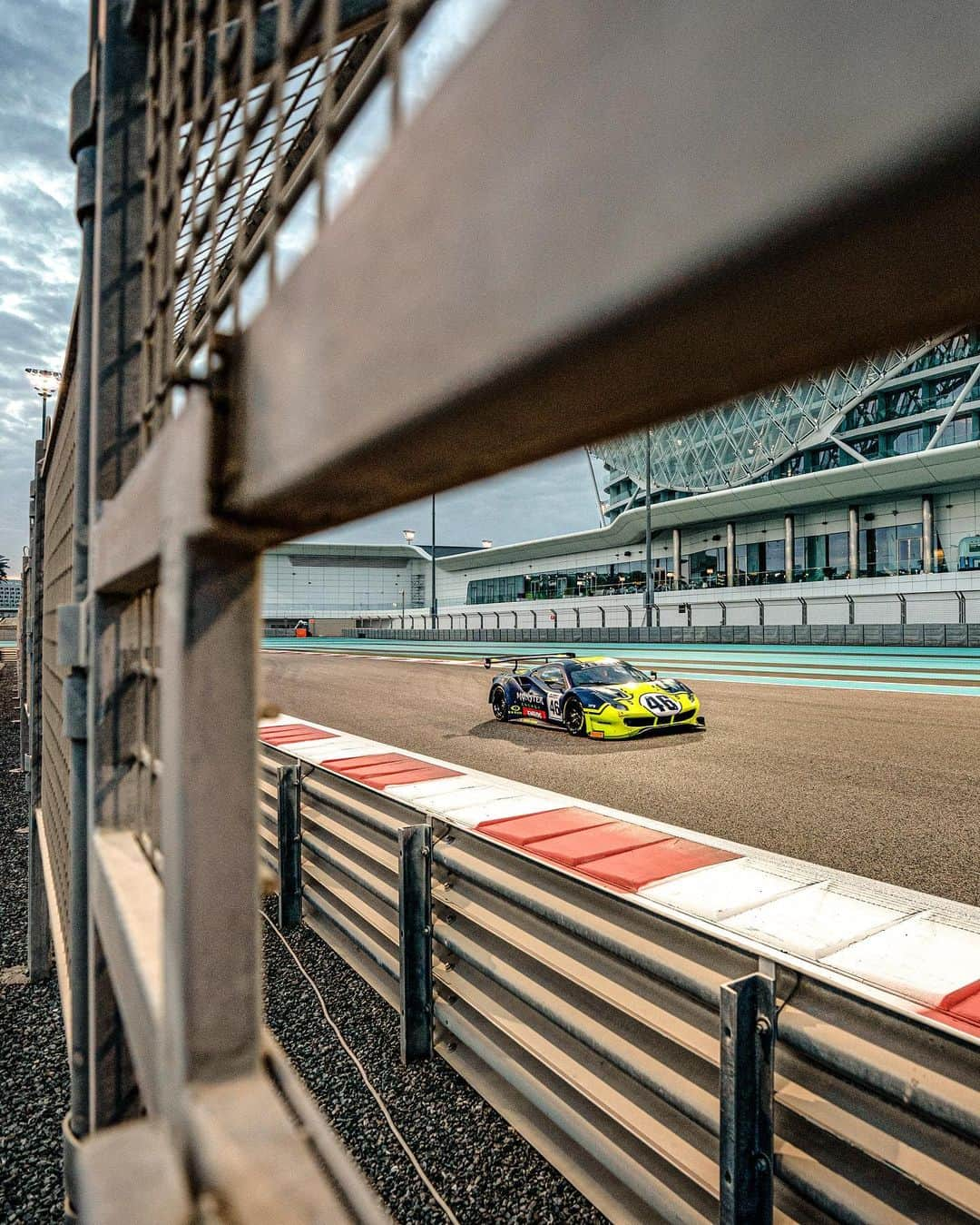 バレンティーノ・ロッシさんのインスタグラム写真 - (バレンティーノ・ロッシInstagram)「Qualifying day at Yas Marina Circuit,ready for tomorrow ✊🏼 📸 @camilss  #Gulf12hours」12月14日 4時03分 - valeyellow46