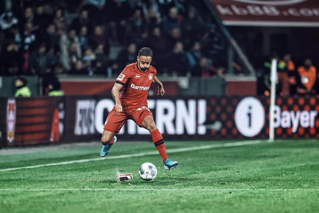 カリム・ベララビのインスタグラム：「No matter what’s thrown at you, keep going! Tomorrow is derby time! 💯⚽️💥🔥⚡️」