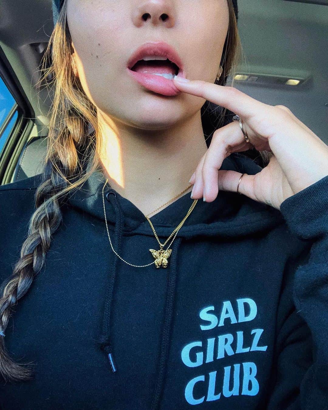キラ・サントーロのインスタグラム：「MERCH IS LIVE!!! Happy Friday the 13th my children, come join the sad girlz club!! 🖤 link in bio 🖤」