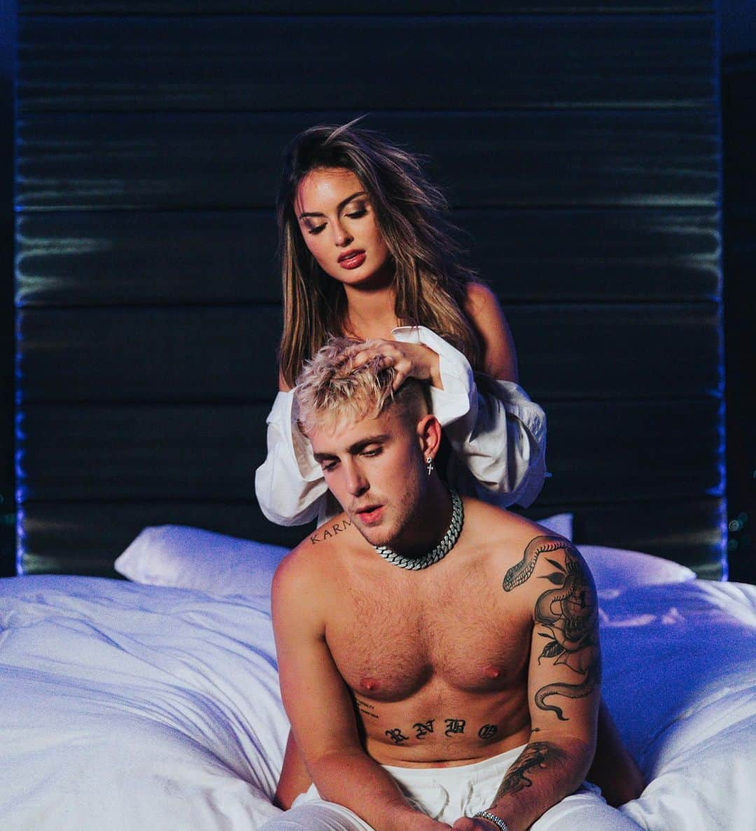 ジェイク・ポールさんのインスタグラム写真 - (ジェイク・ポールInstagram)「music video out now (link in bio)」12月14日 5時30分 - jakepaul