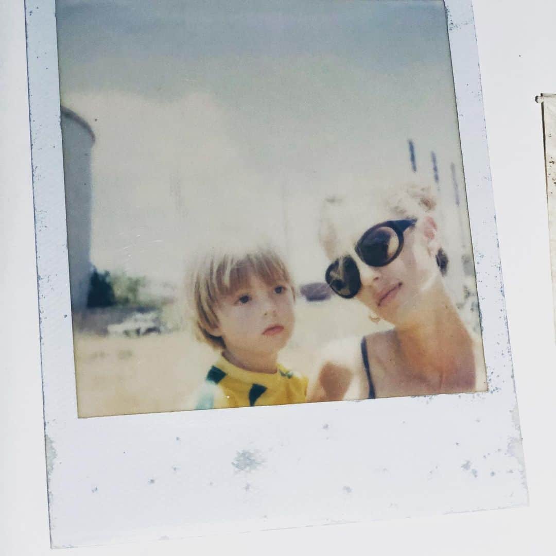 レイラニ・ビショップのインスタグラム：「Friday 📸 .. Cassius & Me Kauai circa 05 by @motherfuture 💛💚💛💚💛💚」