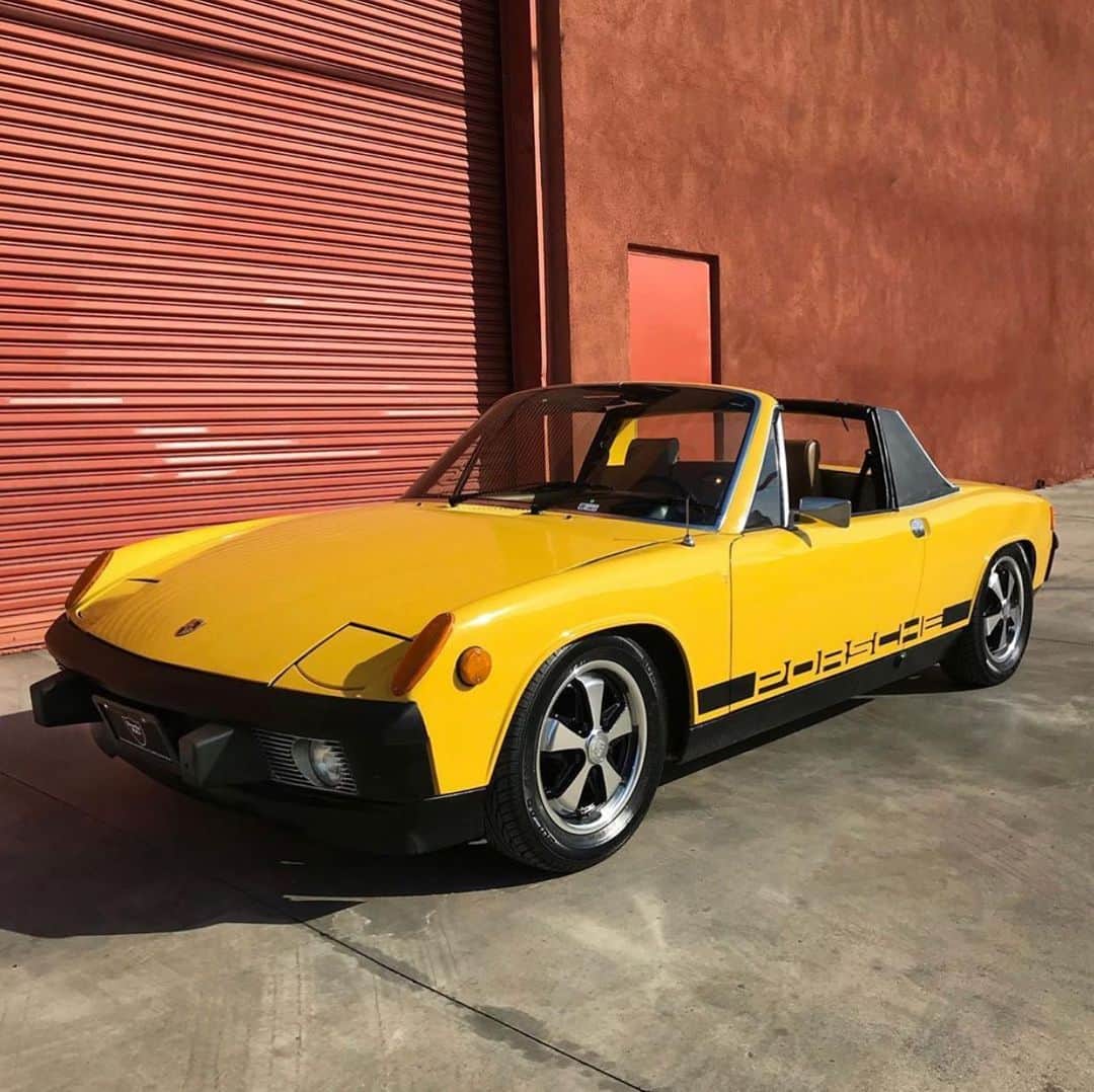 CarsWithoutLimitsさんのインスタグラム写真 - (CarsWithoutLimitsInstagram)「Porsche 914 or Jaguar XKS Con Check out @mralexmanos Classic Car Finder  #carswithoutlimits #porsche #jaguar #mralexmanos」12月14日 5時37分 - carswithoutlimits
