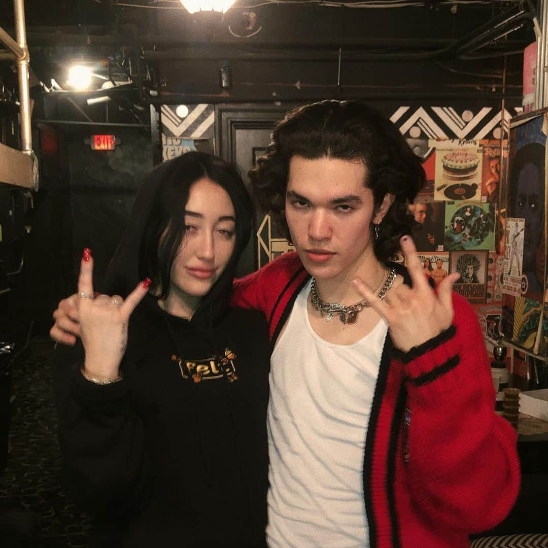 ノア・サイラスさんのインスタグラム写真 - (ノア・サイラスInstagram)「“wow you can really see the death in our eyes” - @conangray 😍」12月14日 5時38分 - noahcyrus